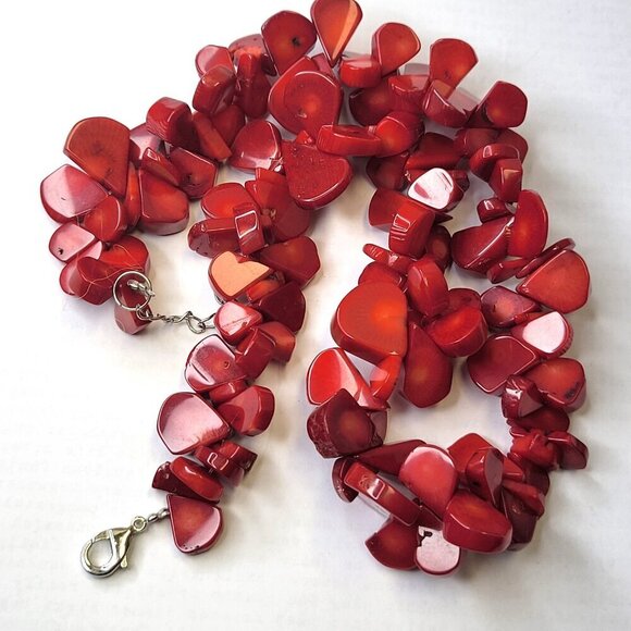 Red Teardrop Chunky Coral Necklace - Picture 11 of 16